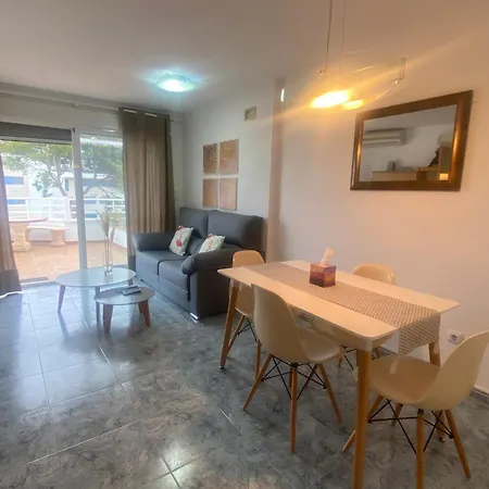 Sea Views Apartment *