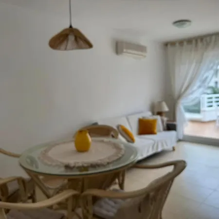 Sea Views Apartment *