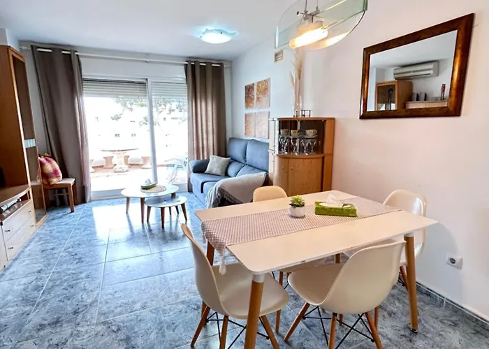 Sea Views Apartment *