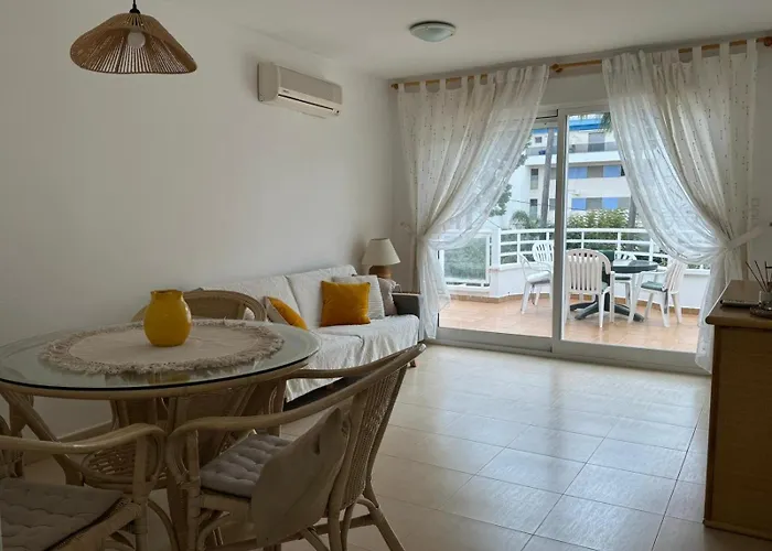 Sea Views Apartment *