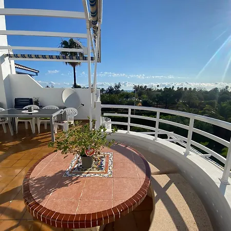 Sea Views Дения